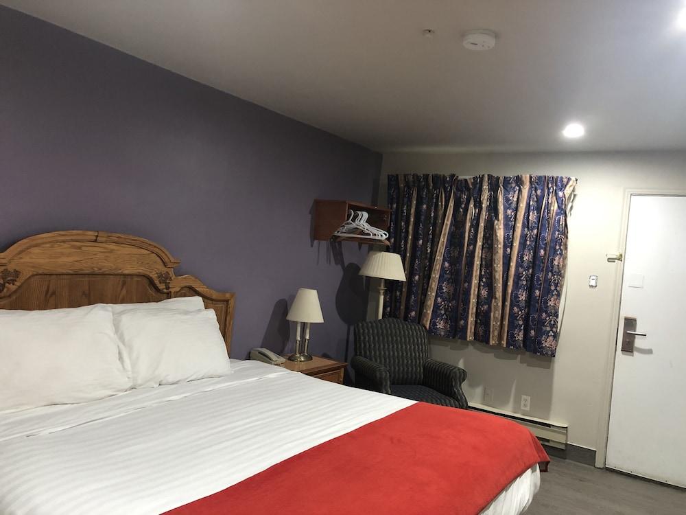 蒙克顿温德姆Thriftlodge酒店 蒙古顿 外观 照片